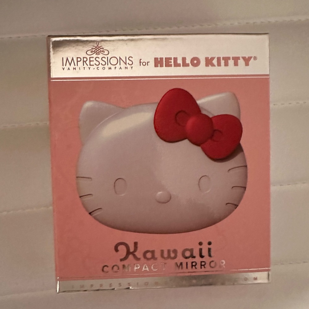 Hello kitty, compact mirror